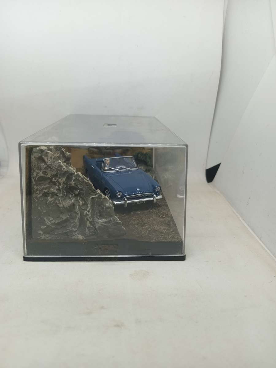 007 Sunbeam Alpine - Dr No - scale 1/43. Sealed. With Book