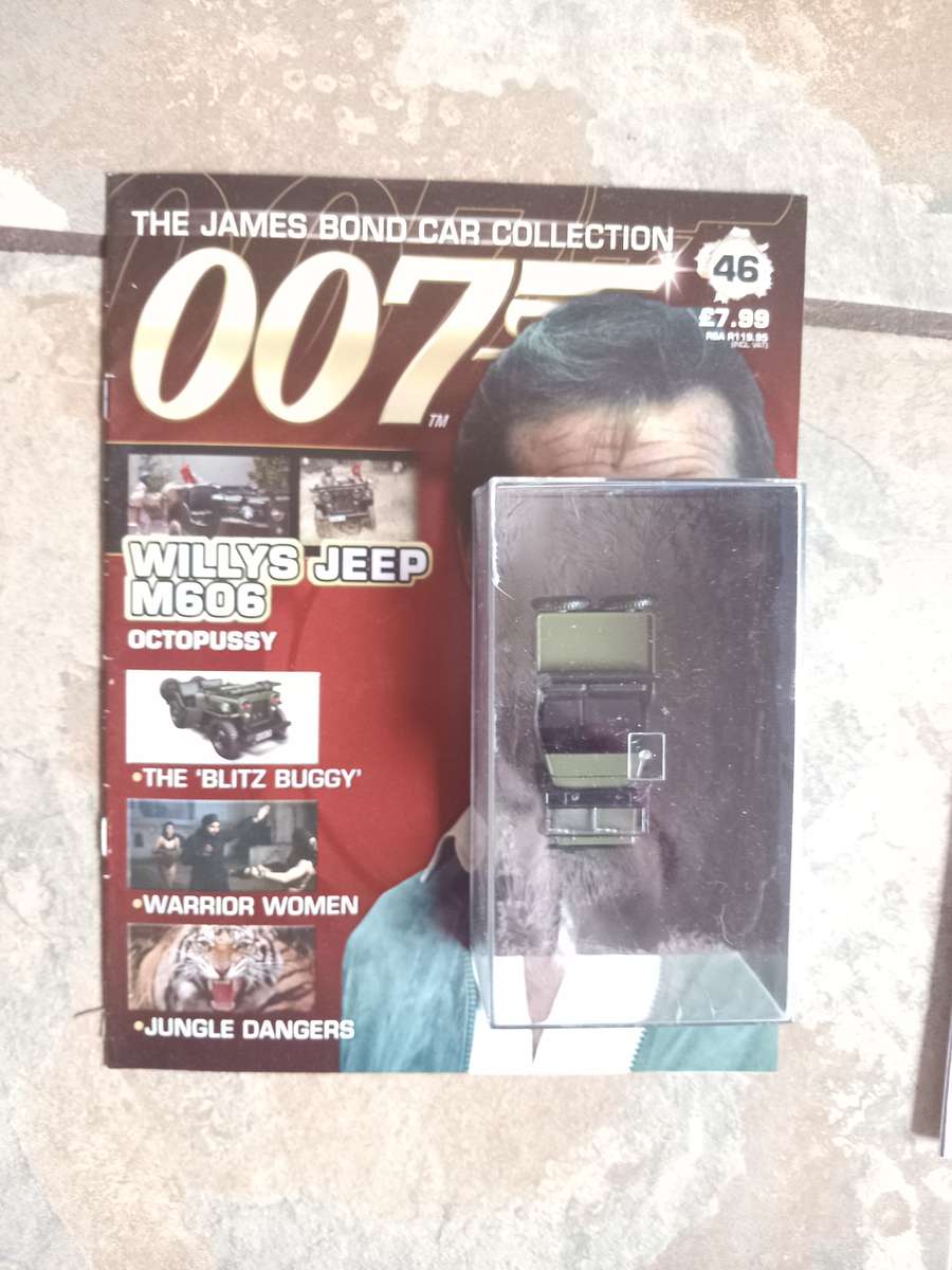 007 Willy's Jeep M606 - Öctopussy - scale 1/43. Sealed. With Book