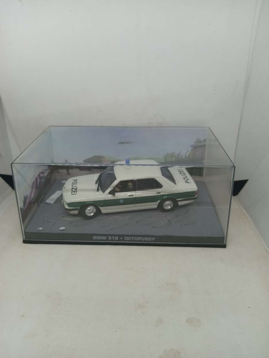 007 BMW 518 - Öctopussy - scale 1/43. Sealed. With Book