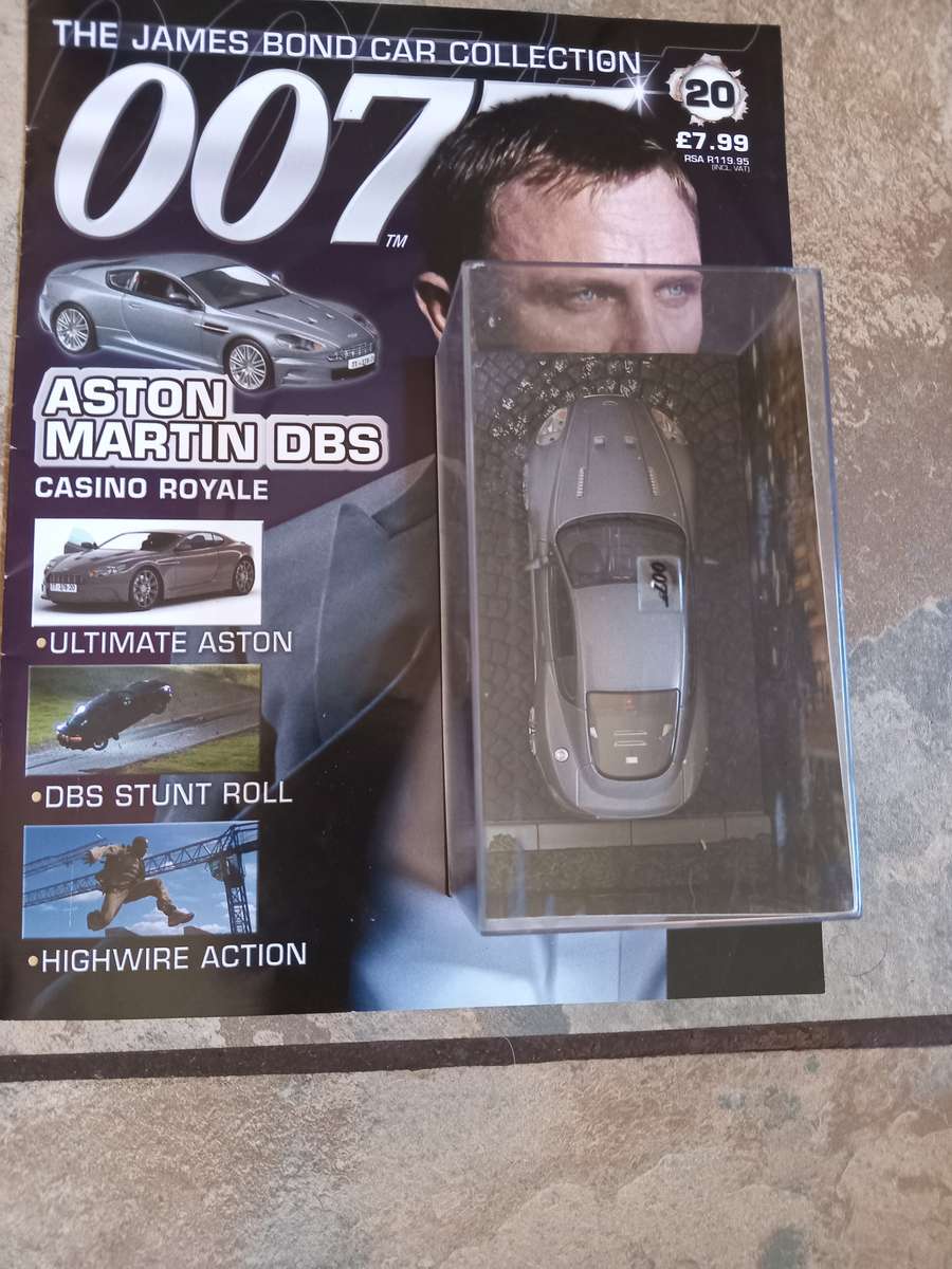 007 Aston Martin DBS - Casino Royale - scale 1/43. Sealed. With Book
