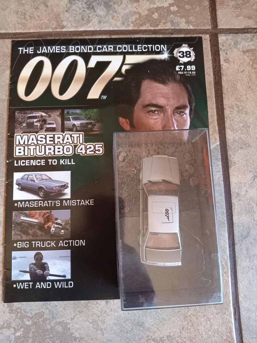 007 Maserati Bi turbo 425 - Licence to Kill - scale 1/43. Sealed. With Book
