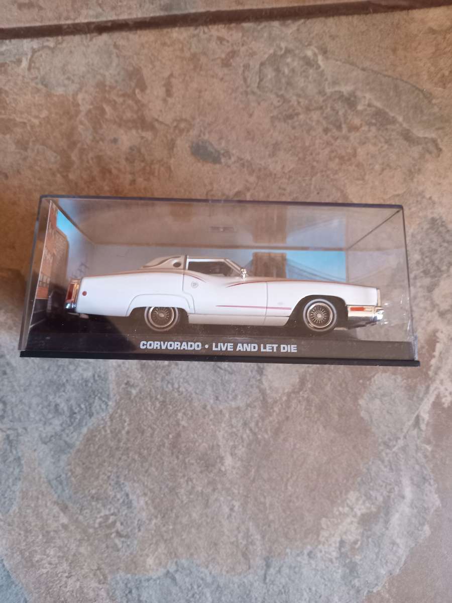 007 Corvorado - Live and let Die - scale 1/43. Sealed. With Book