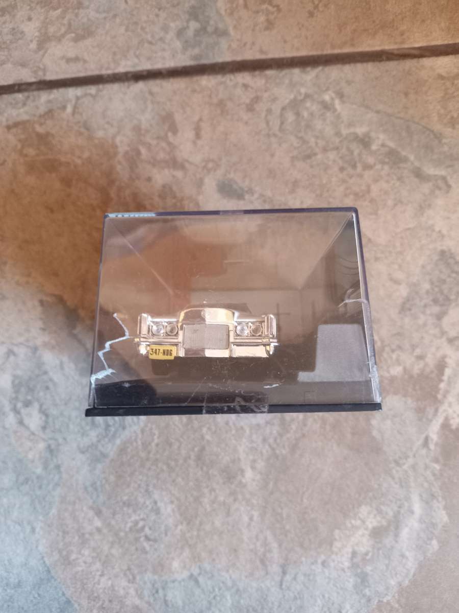 007 Corvorado - Live and let Die - scale 1/43. Sealed. With Book