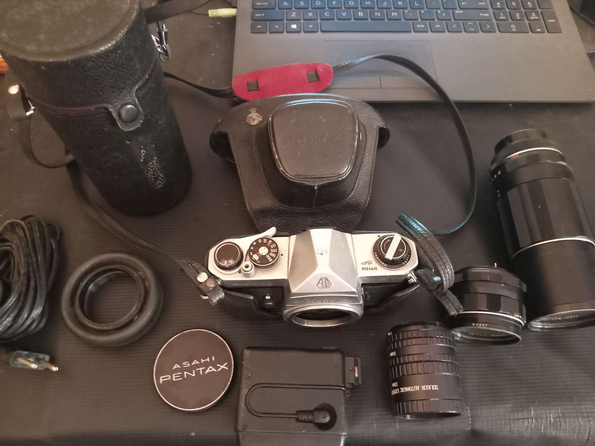 Pentax Asahi Film Camera. Untested with Accessories