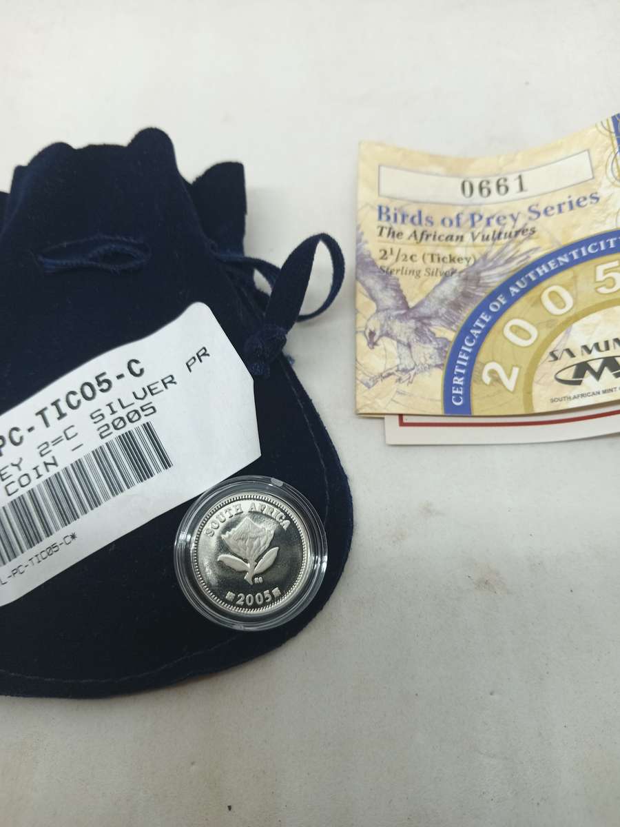 Proof 2005 Birds of Pray African Vultures 2.5c With Coa