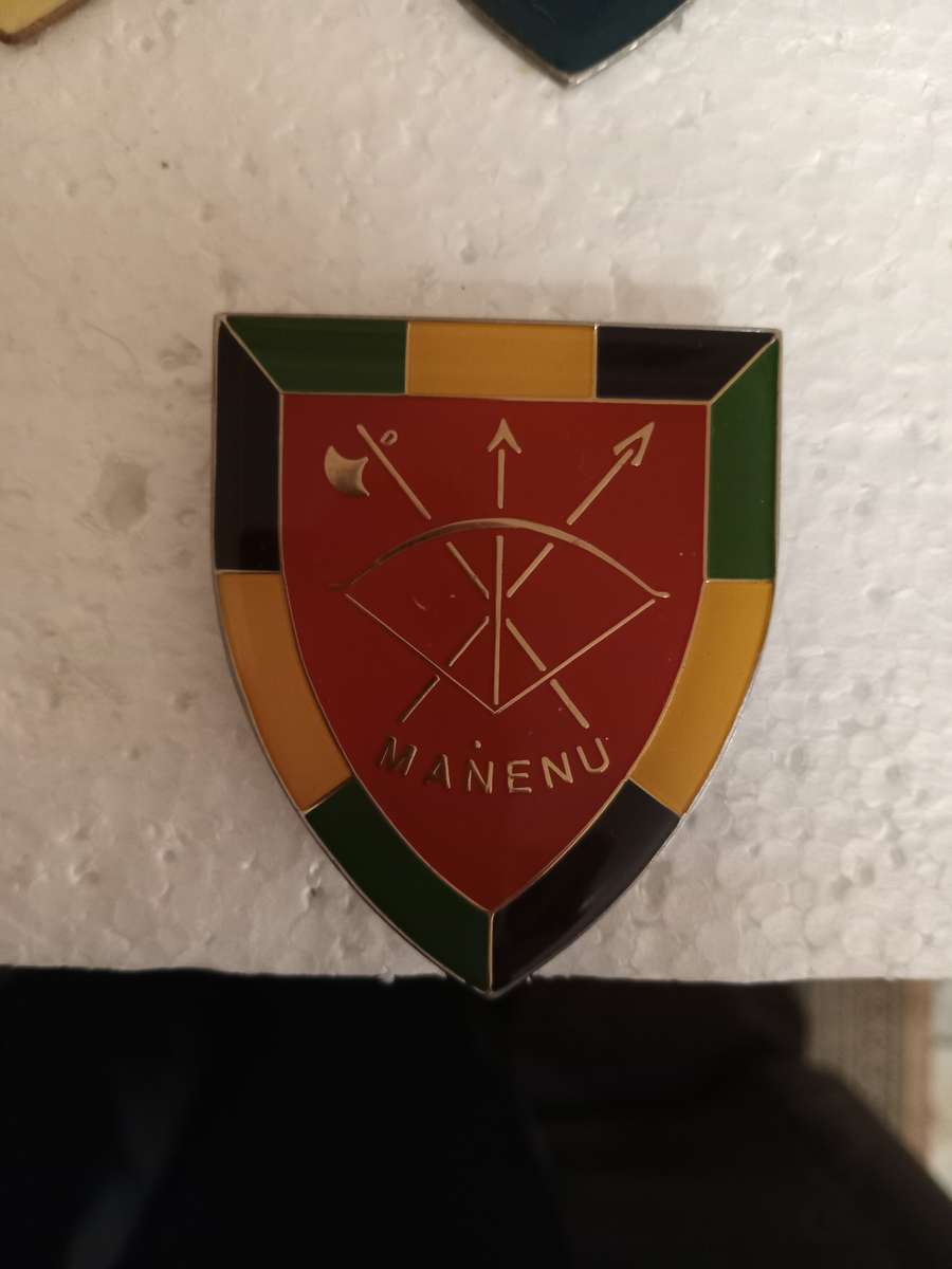 Venda Manenu Shoulder  Flash pins intact