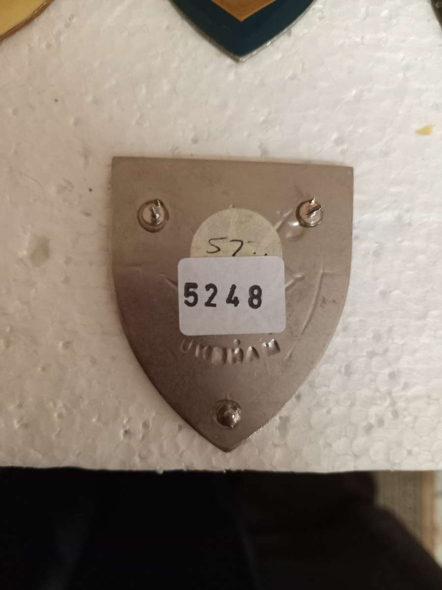 Venda Manenu Shoulder  Flash pins intact