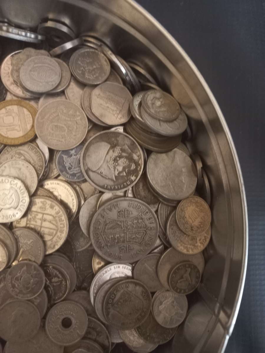 1 kg World Coins. No SA or Copper coins. Bid per Kilo