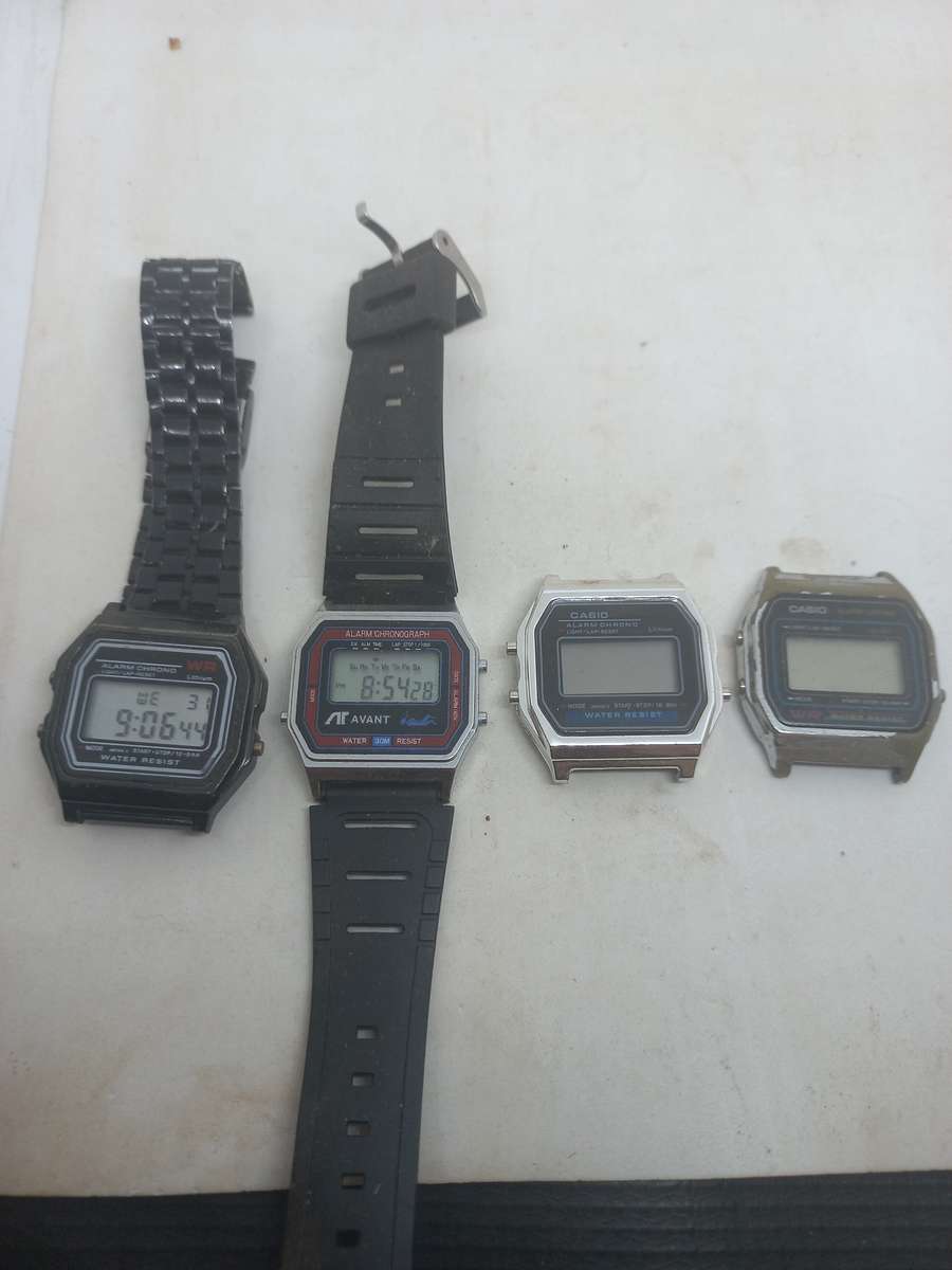 2 Casio Men's Watch. Spares or Restoration WR and Avant Working