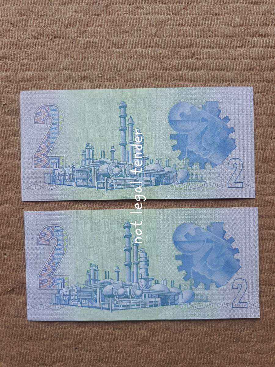 UNC 1990 C Stals AA 1st Issue  Afr/Eng Two Rand Banknote (AA444/5)