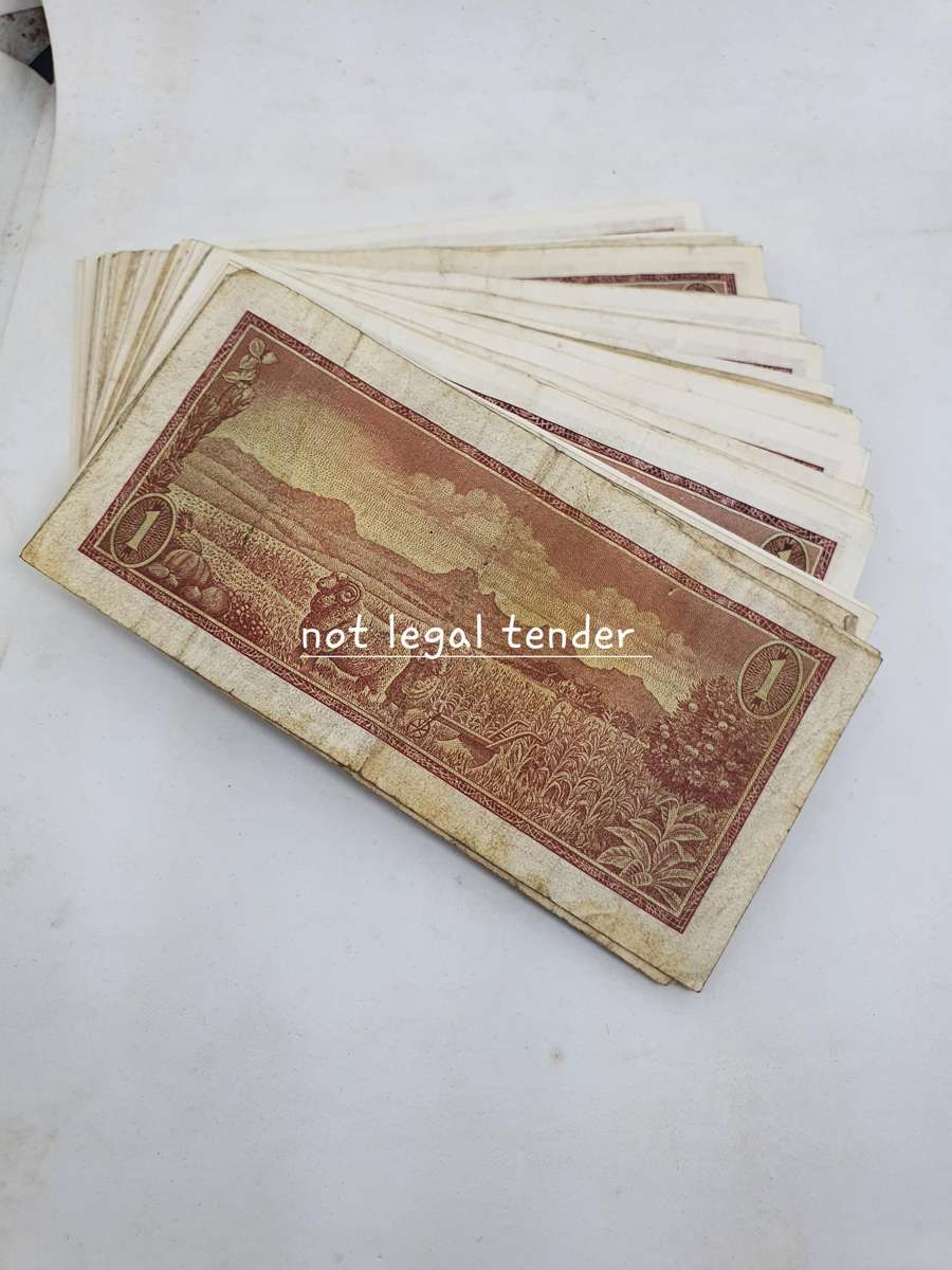 58  1967 TW de Jongh 1st issue Eng/Afr One Rand Banknote (A214). One bid takes all