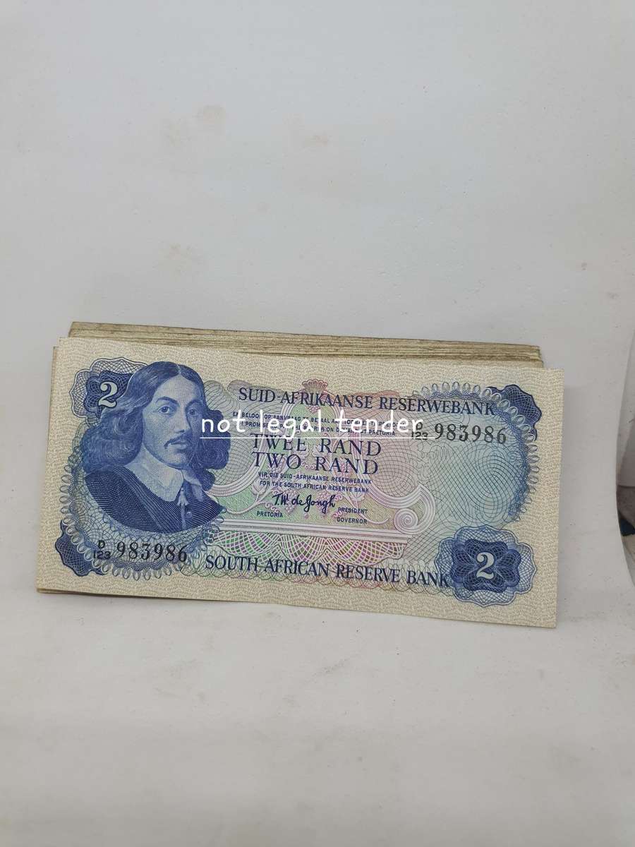 18TW de Jongh Various  Issue Afr/Eng Five Rand Banknote (D123)