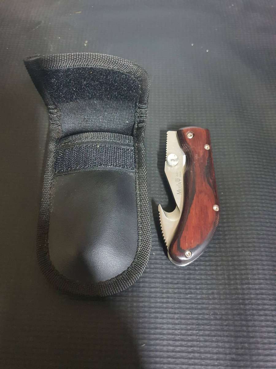 New Muela Spain 440 Pocket Knives.  Blade 9 cm