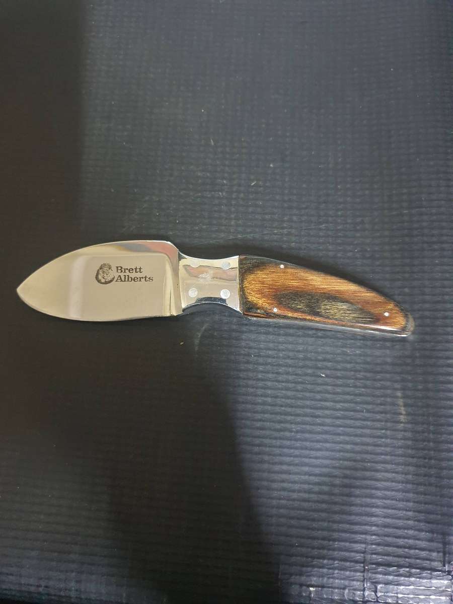 Brett Alberts Pocket Knives.  Blade 6 cm