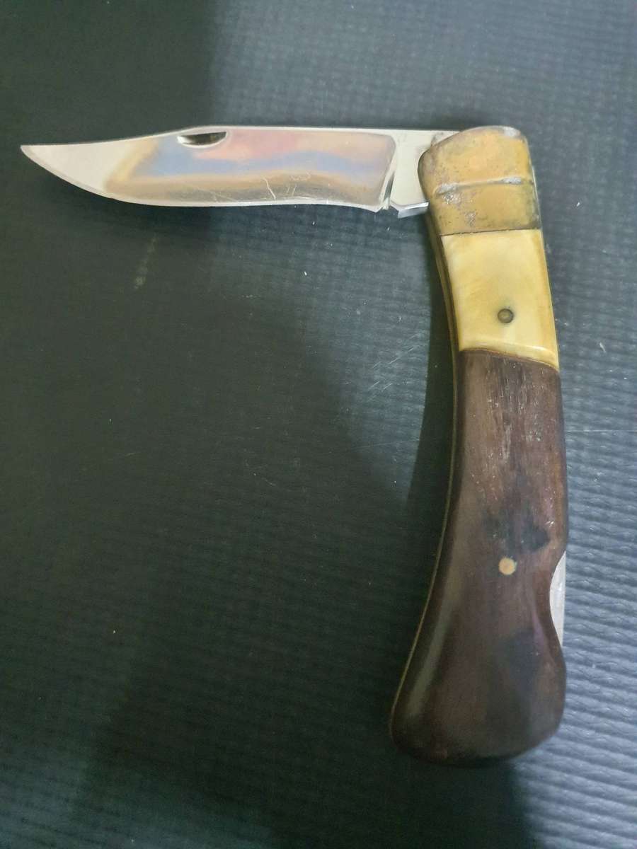 Johan Challenger Local Knife Guild Knife maker Pocket Knives.  Blade 10 cm