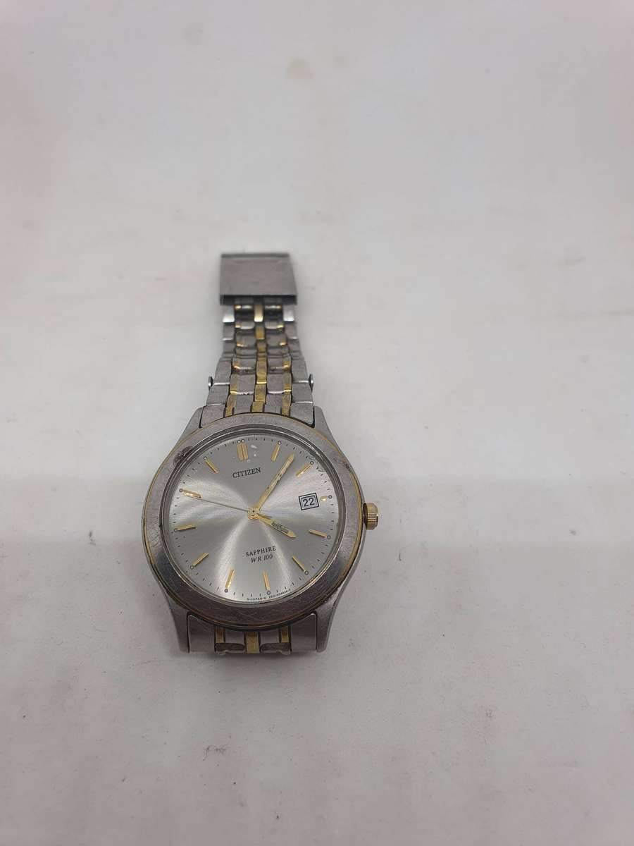 Citizen Day Sapphire WR 100 2051 Men's wrist watch. Spares or Restoration