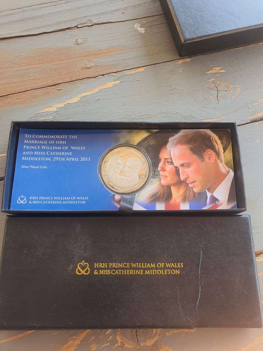 Prince William and Kate Silver Plated Medallion in Box