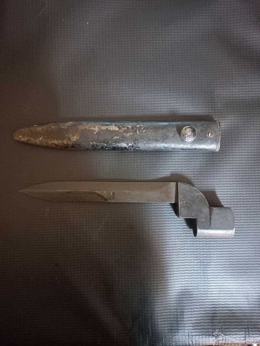 British No. 9  Bayonet With Sheath
