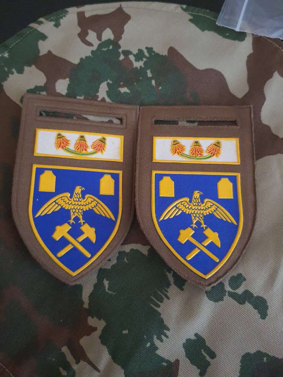Pair of SADF Paul Kruger Regiment met North West command bar