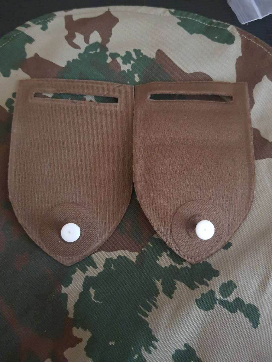 Pair of SADF Paul Kruger Regiment met North West command bar