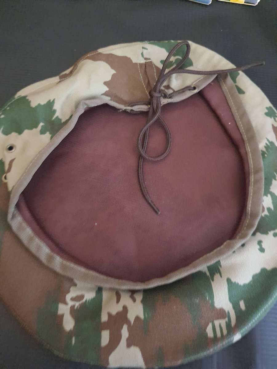 32 battalion Army Beret Look New.