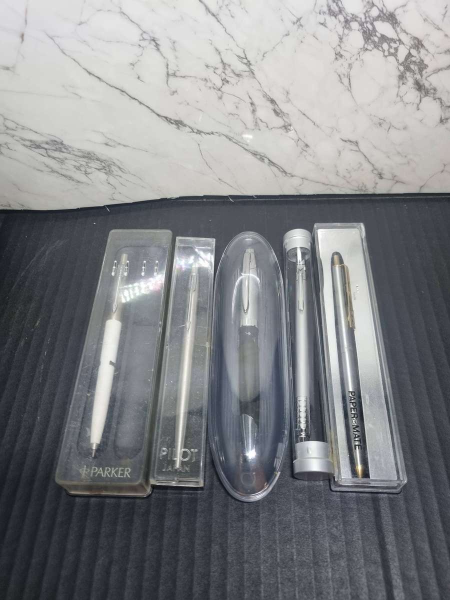 4 Different Parker and Other Pens and 1 Pencil