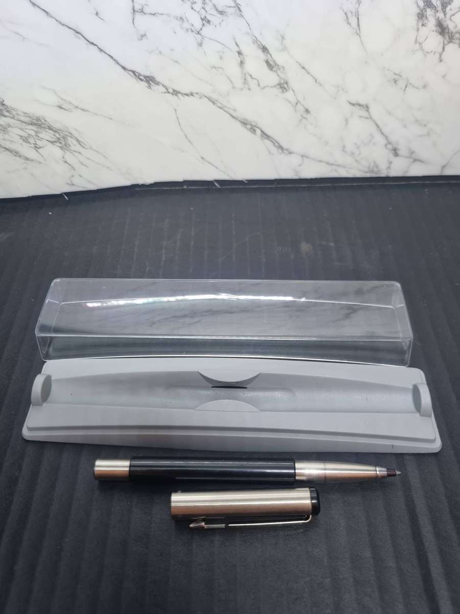 Parker Rollerball Black ink Medium Point.