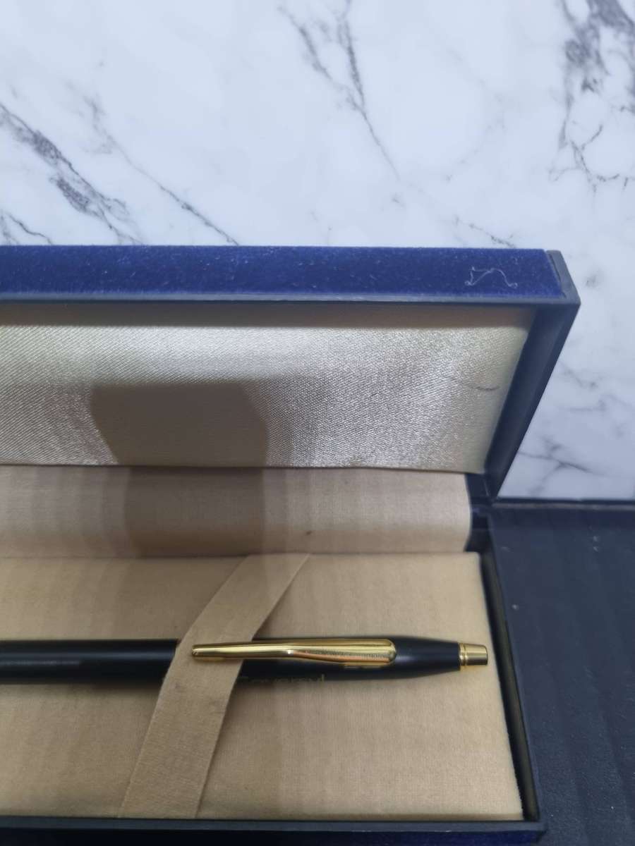 Looks Like Cross Pen