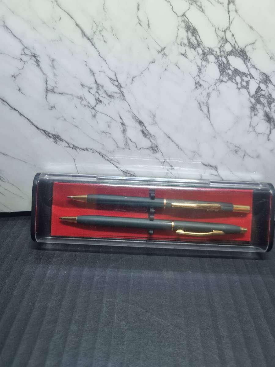 Looks Like Cross Pen and Pencil set
