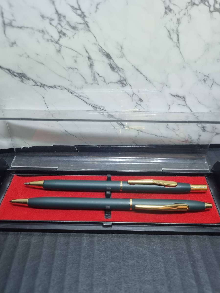 Looks Like Cross Pen and Pencil set