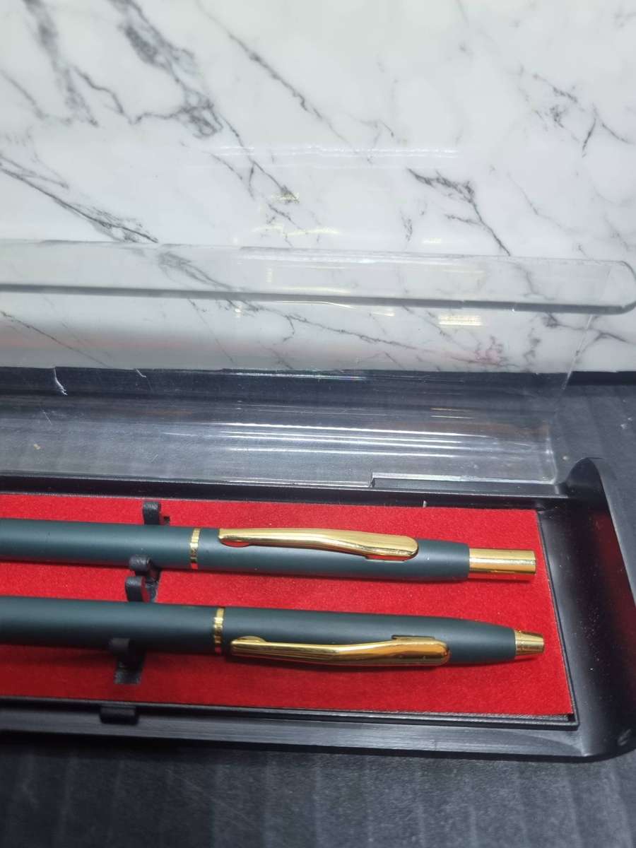 Looks Like Cross Pen and Pencil set