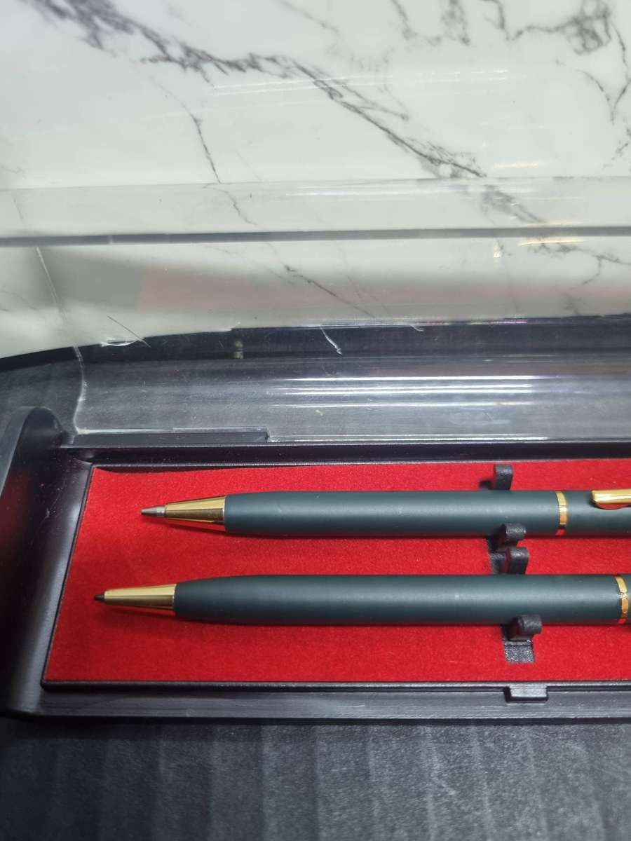 Looks Like Cross Pen and Pencil set