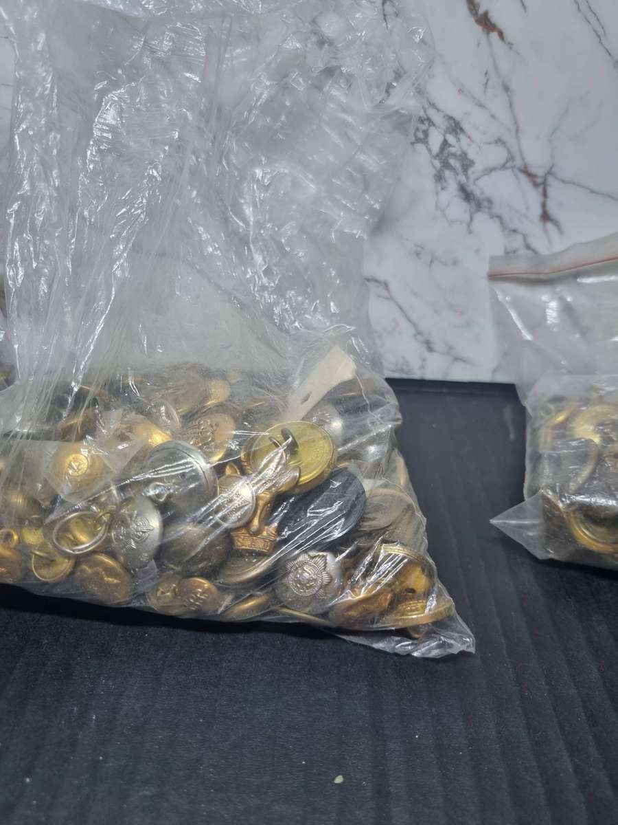 SADF WW1 WW2  Uniform Buttons. Unsorted