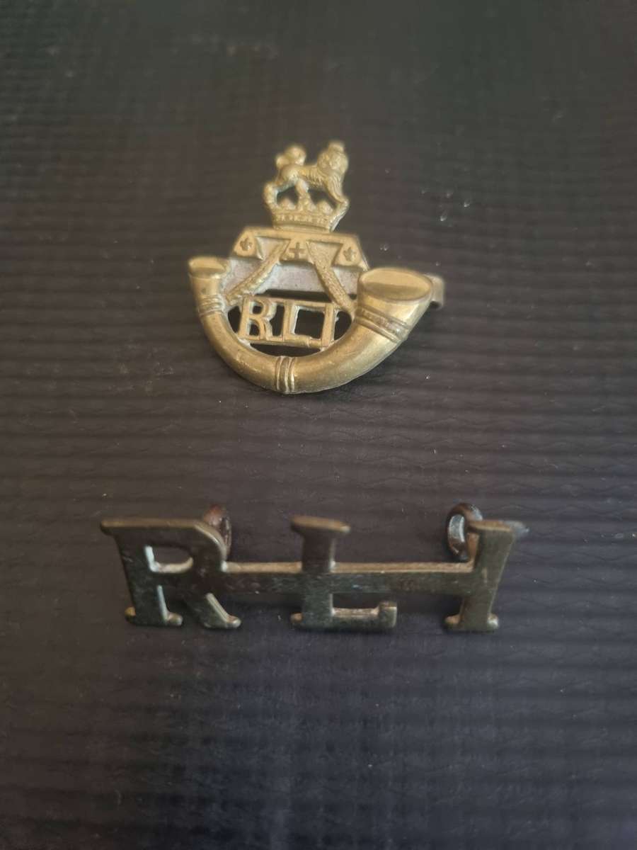 SADF Rand Light Infantry Collar and Shoulder Title badges