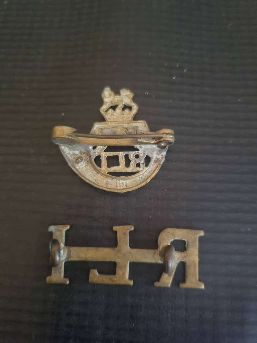 SADF Rand Light Infantry Collar and Shoulder Title badges