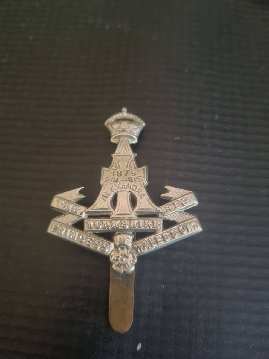 WW 2 British Army The Yorkshire Regiment Slider Cap Badges