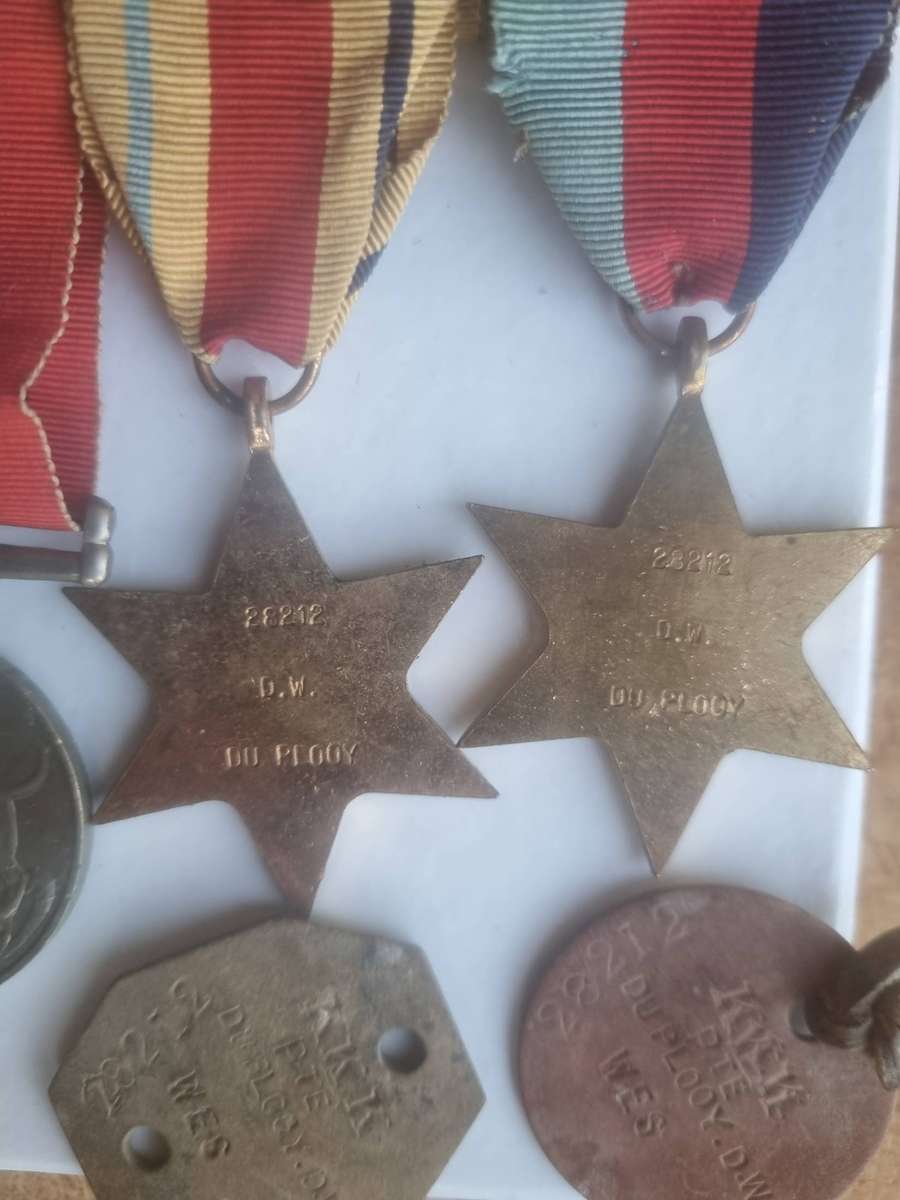 WW 2 MEDAL GROUP TO PTE DW DU PLOOY. WITH DOG TAGS.