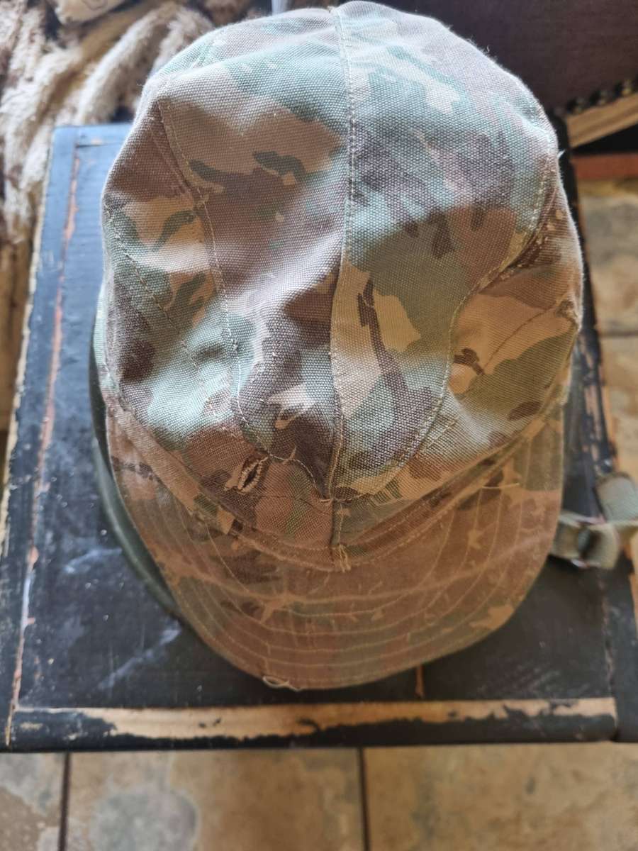 32 Battalion Winter Army Cap. Never seen one before.