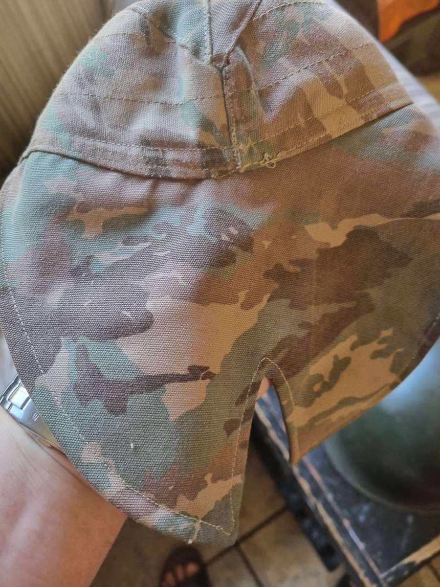 32 Battalion Winter Army Cap. Never seen one before.