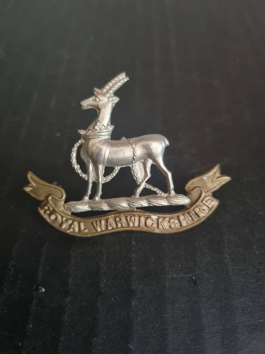 Victorian Royal Warwickshire Regiment Cap Badge
