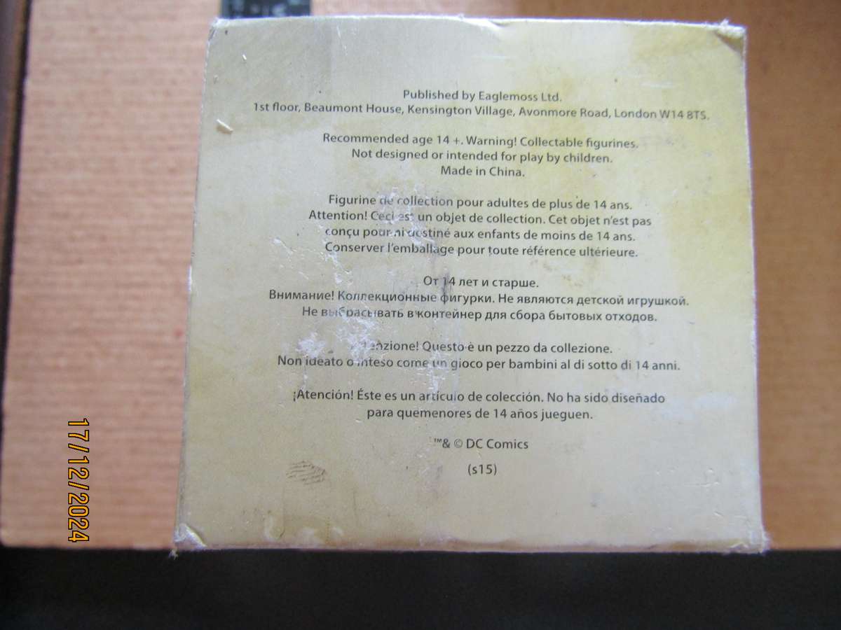 Large DC Comics Eaglemoss Chess Piece (Red  Robin)