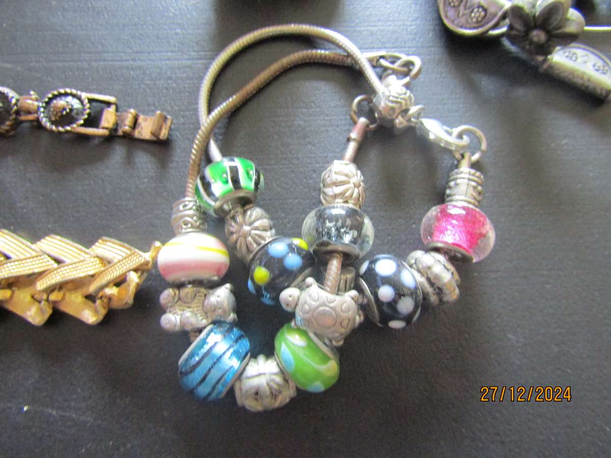 A Job Lot of Jewelery