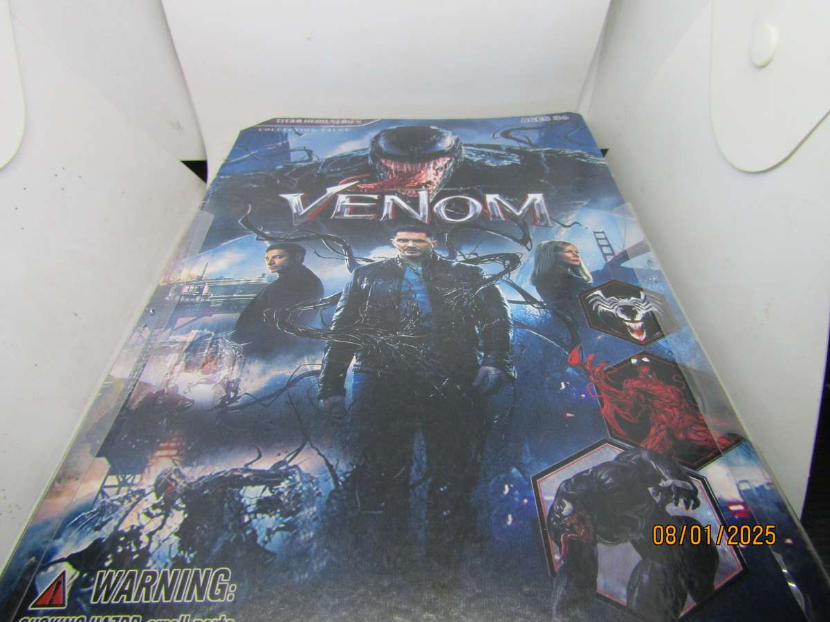 MIC Venom Articulated Figure with Light Eddie Brock Lo Y Exclusive New in Box.