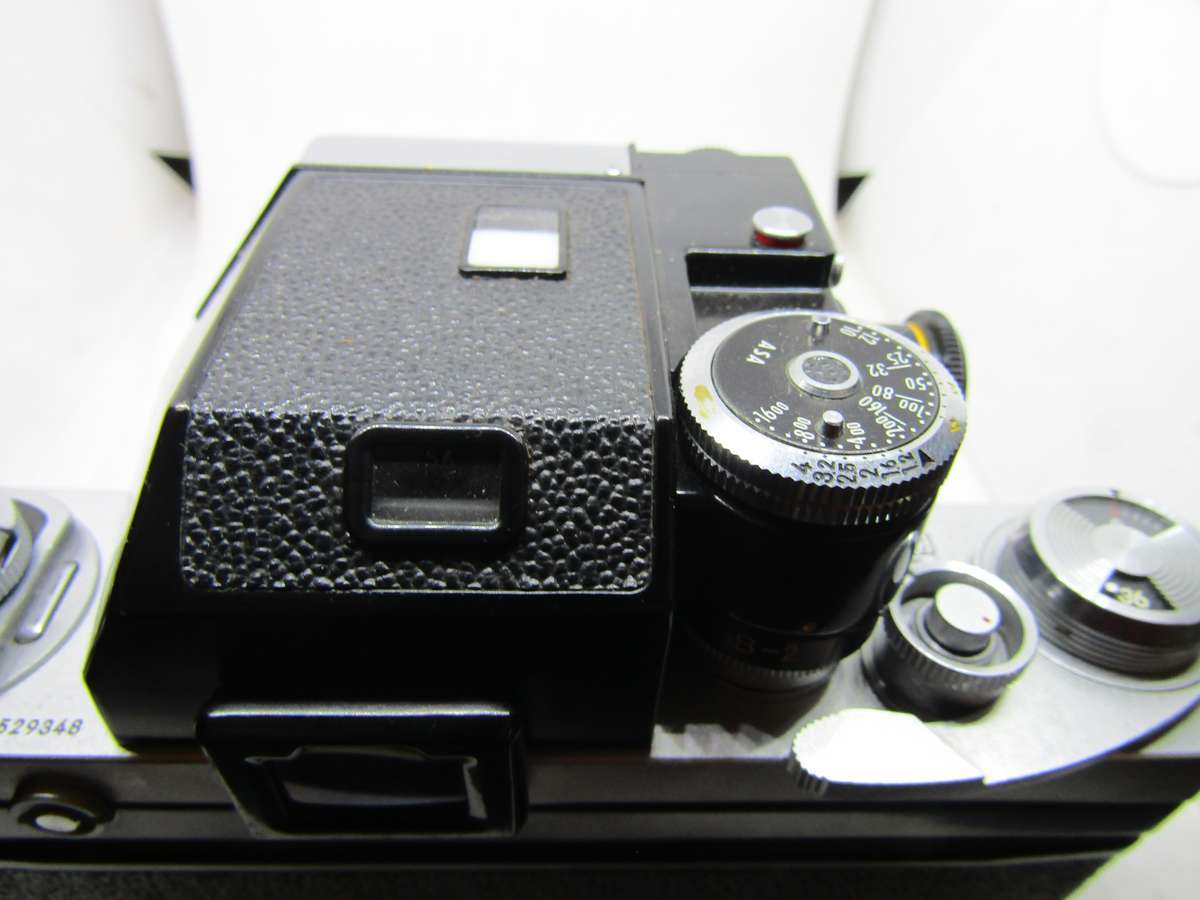 Chrome Nikon F 35mm film slr camera photomic meter nikkor-h 1:2 f50mm kogaku lens. Immaculate. Work