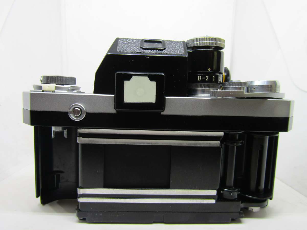 Chrome Nikon F 35mm film slr camera photomic meter nikkor-h 1:2 f50mm kogaku lens. Immaculate. Work