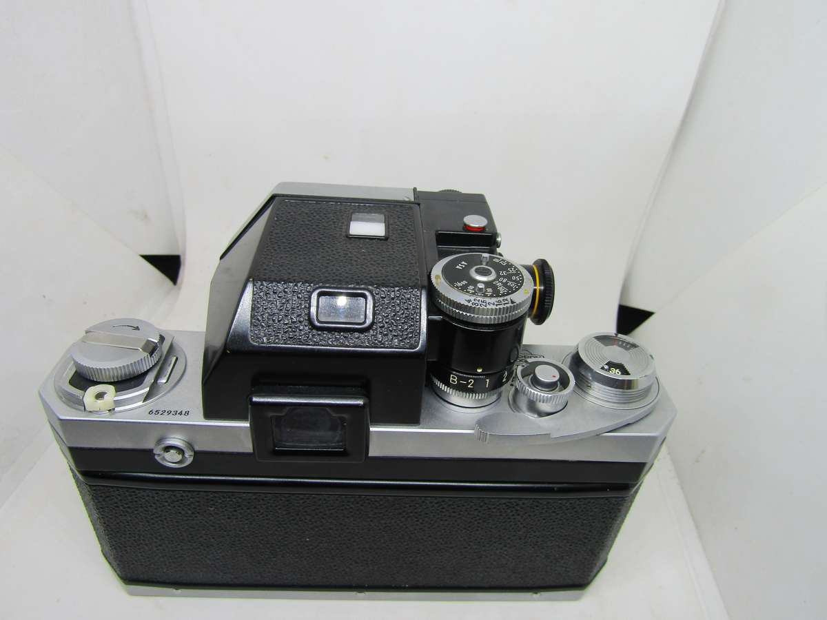 Chrome Nikon F 35mm film slr camera photomic meter nikkor-h 1:2 f50mm kogaku lens. Immaculate. Work