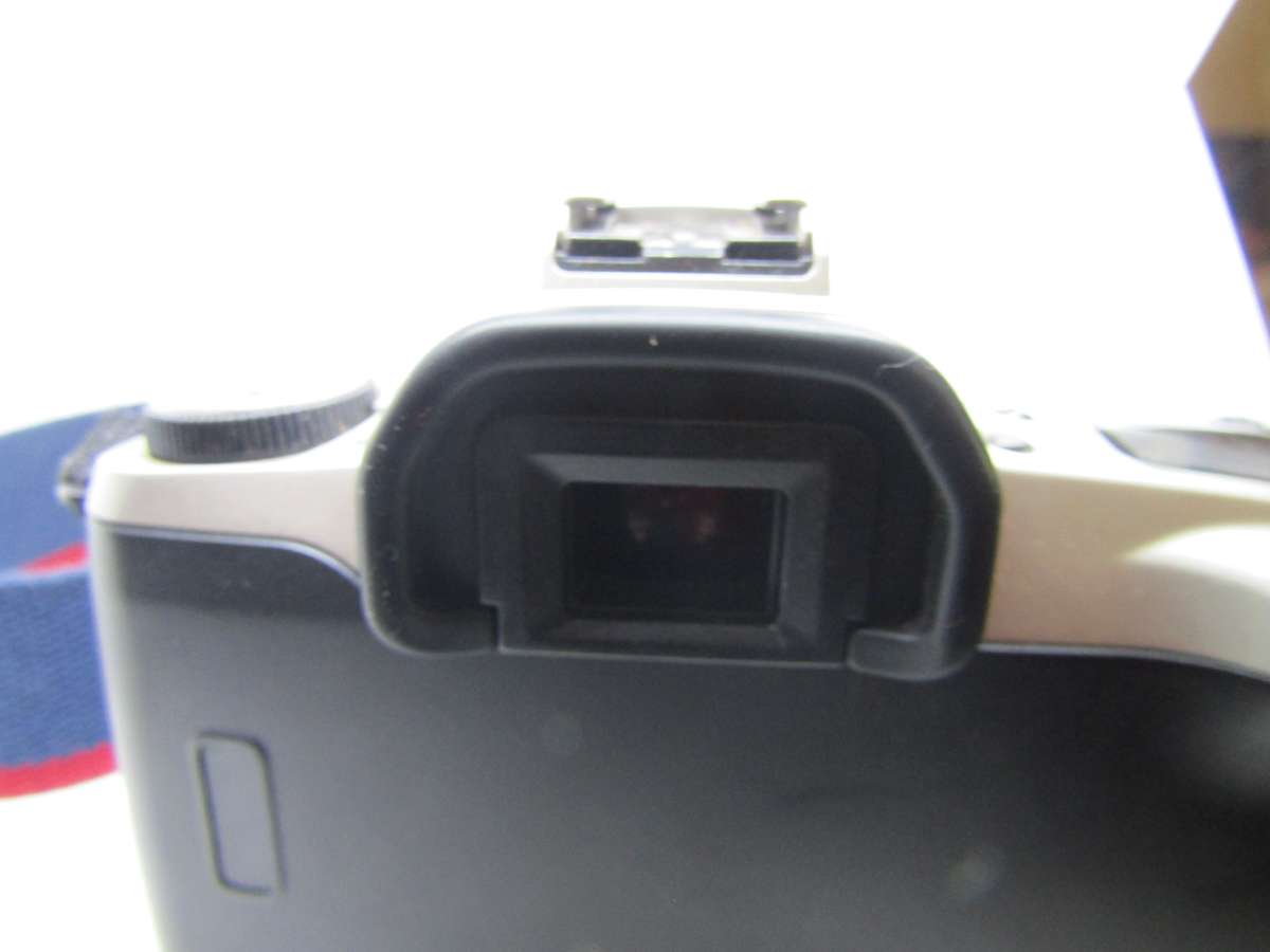 Canon EOS 500N 35mm Film Camera Ultrasonic 75-300mm Zoom Lens. Immaculate. Works