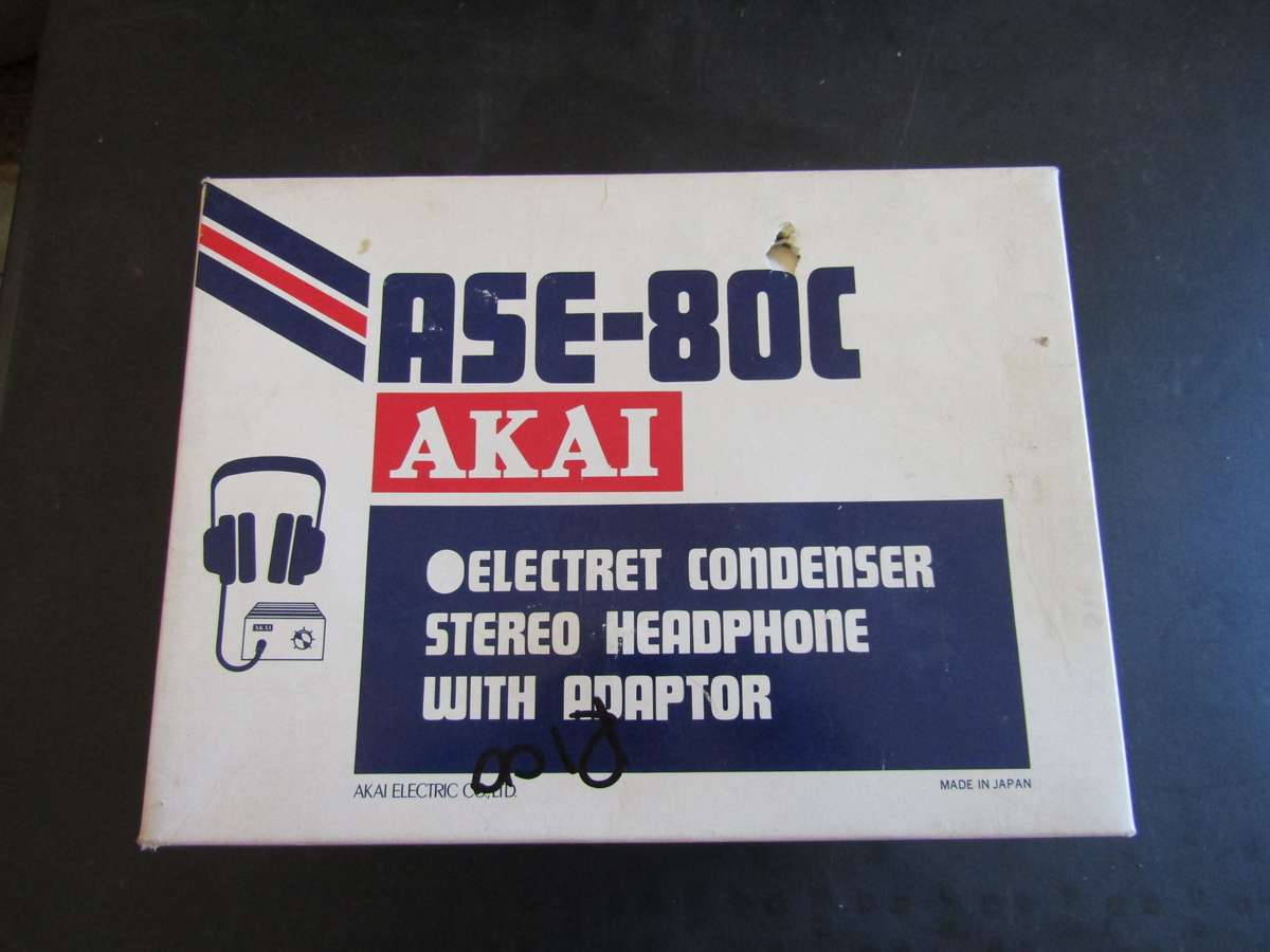 Superb Retro Akai ASE - 80C Electret Headphone Plus AD 80 Adaptor. NEW IN BOX