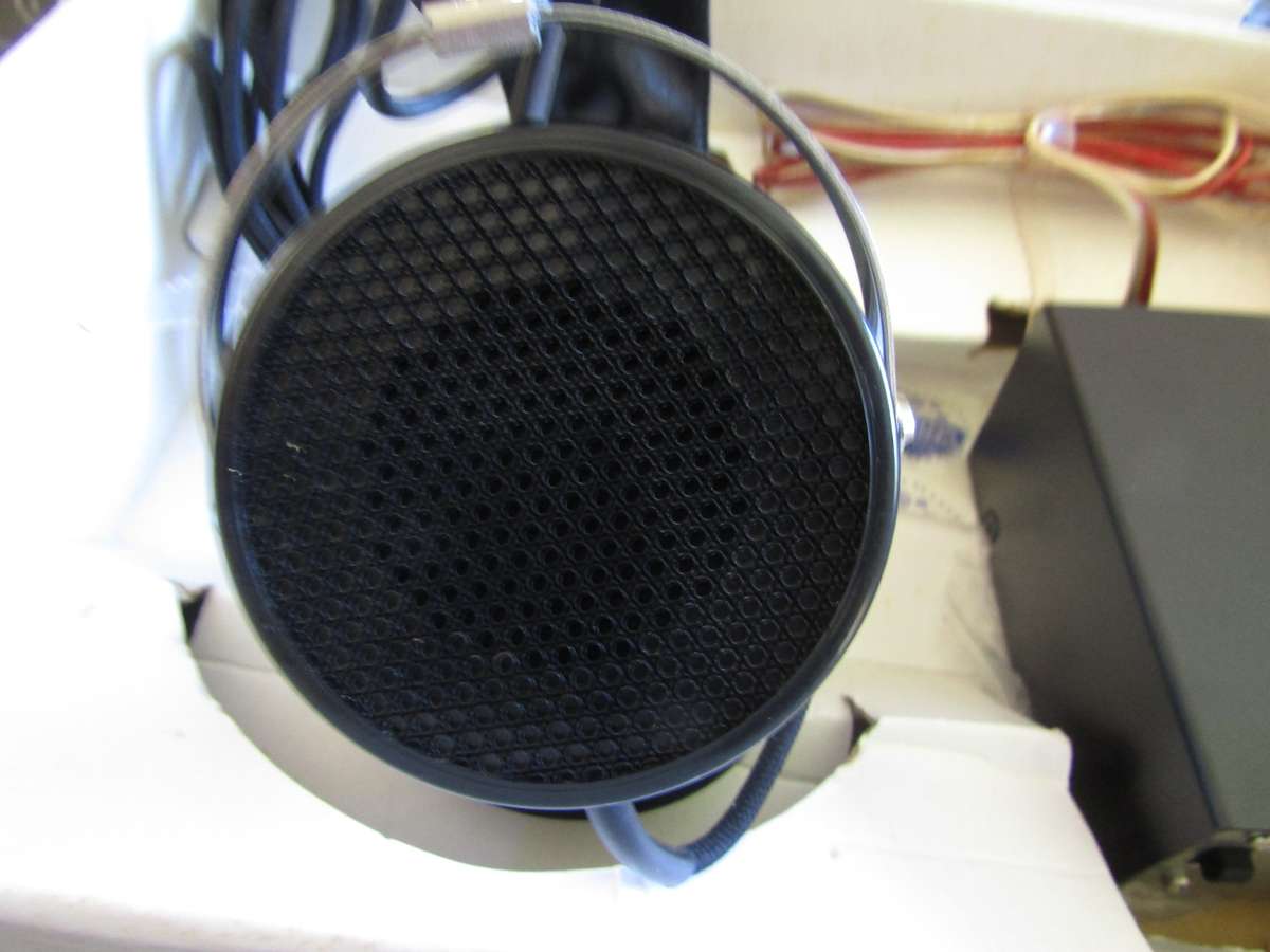 Superb Retro Akai ASE - 80C Electret Headphone Plus AD 80 Adaptor. NEW IN BOX