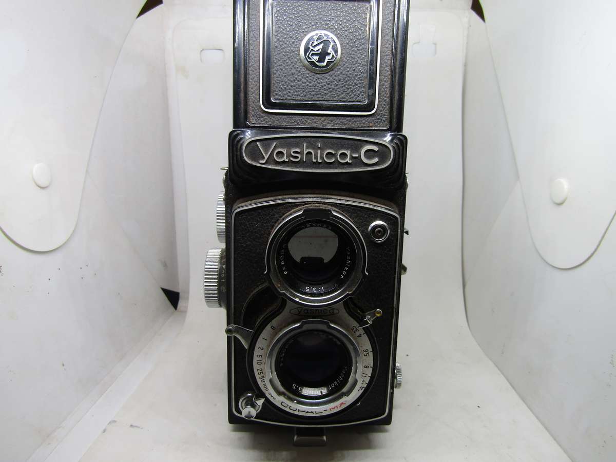 1955 Yashica - C Box Camera Untested. Very Clean Condition.